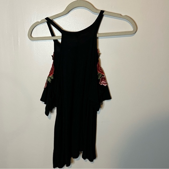 Open Shoulder Floral Blouse - Picture 6 of 6
